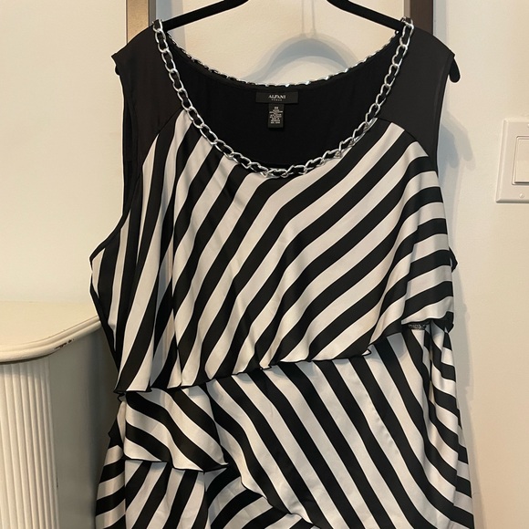 3X Alfani Woman top. EUC. - Picture 5 of 8